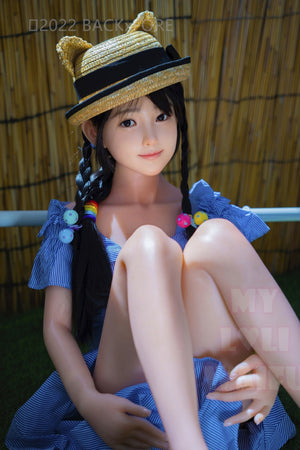 Clean and tidy sex doll (My Loli Waifu 138cm B-cup silicone)