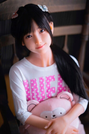 Clean and tidy sex doll (My Loli Waifu 138cm B-cup silicone)