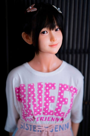 Clean and tidy sex doll (My Loli Waifu 138cm B-cup silicone)